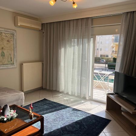 Parma'S Pool Apartment Peraía Екстериор снимка