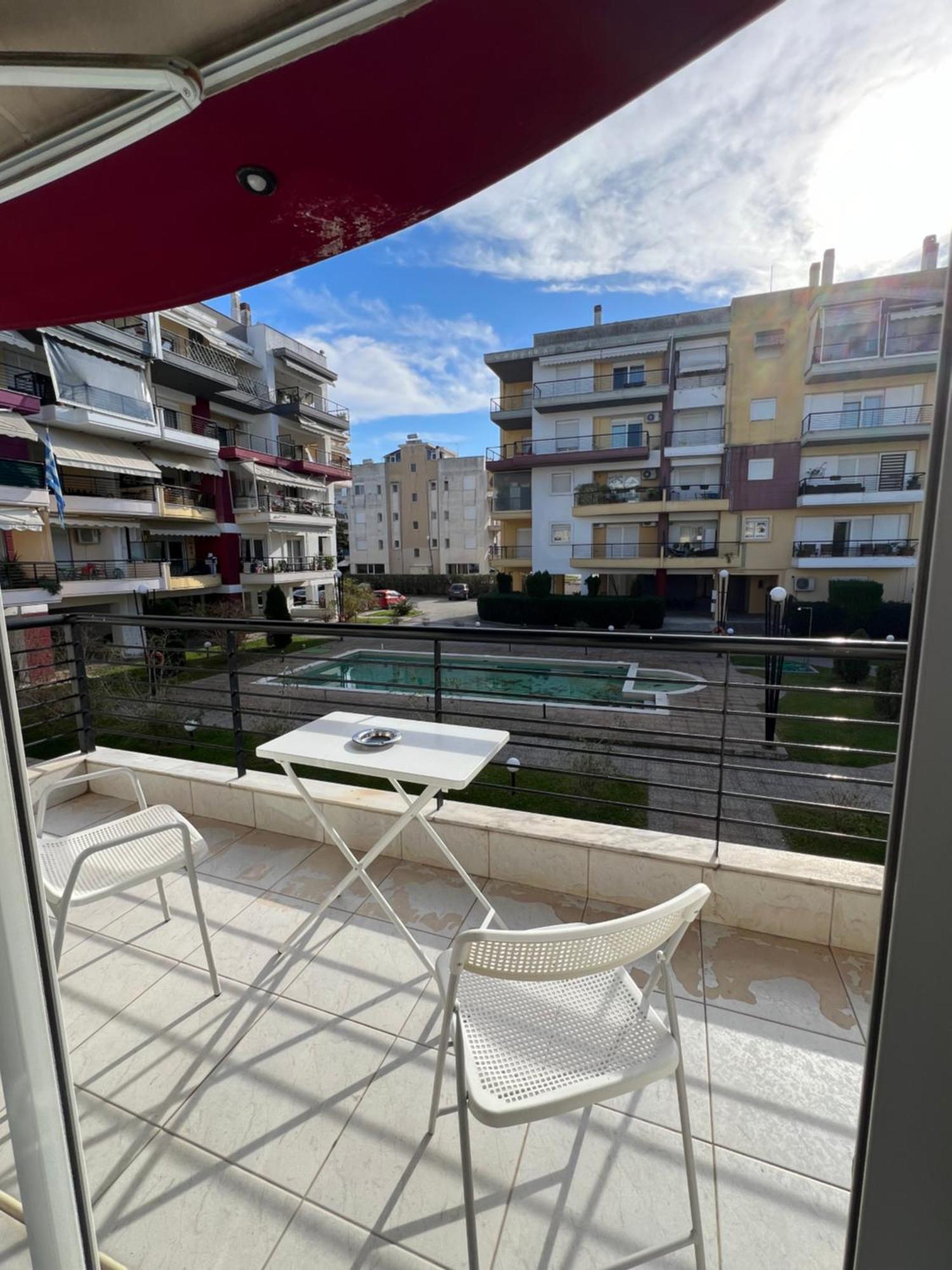 Parma'S Pool Apartment Peraía Екстериор снимка