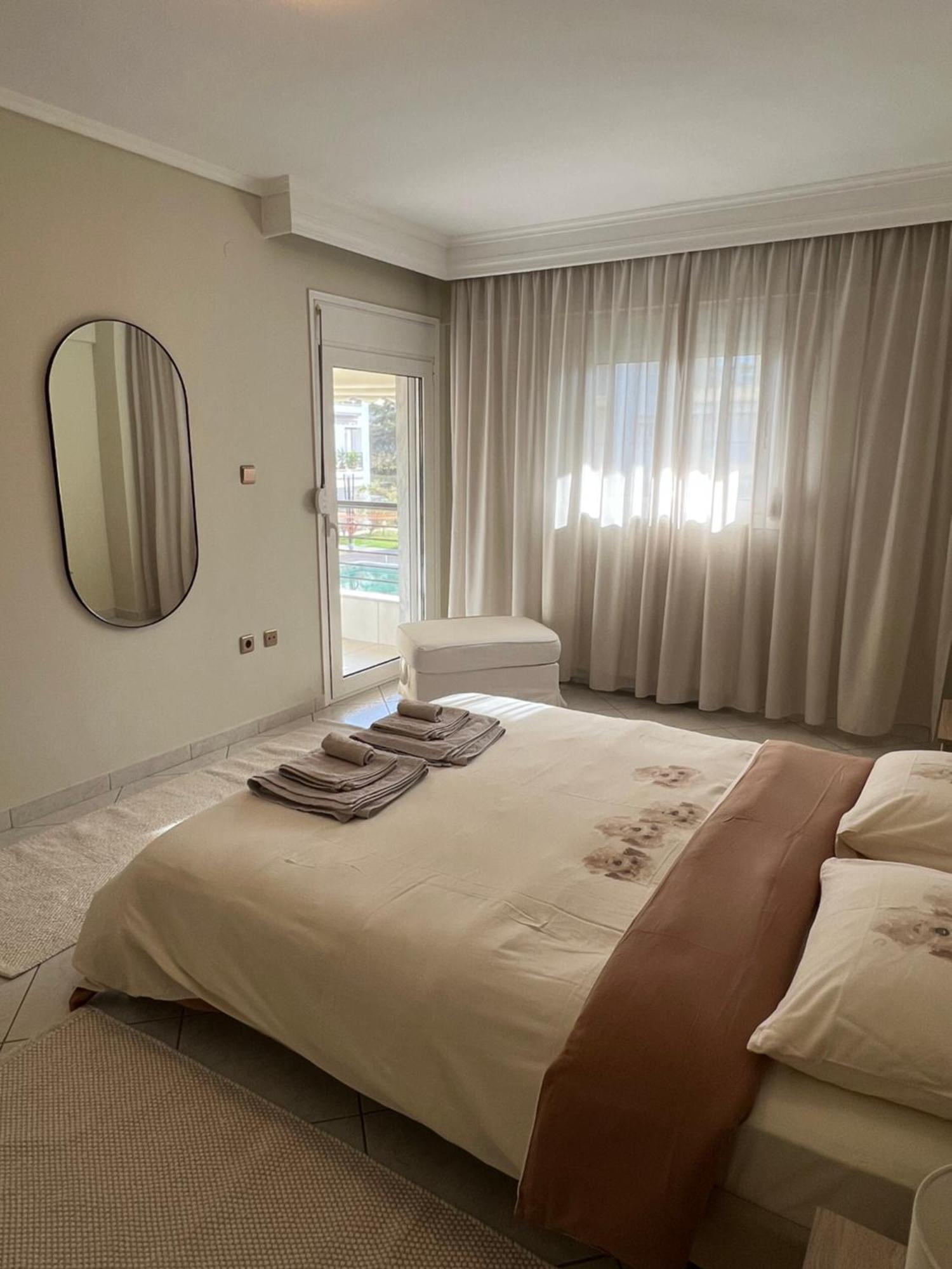 Parma'S Pool Apartment Peraía Екстериор снимка